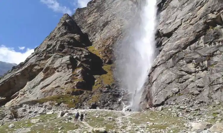 Vasudhara Falls 