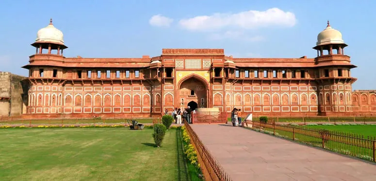 Agra Taj Mahal Tour by Helicopter from Delhi