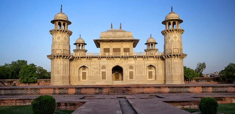 Agra Taj Mahal Tour by Helicopter from Delhi