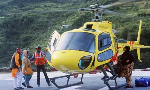 How Helicopter Tours to Chardham Support Local Economy and Tourism